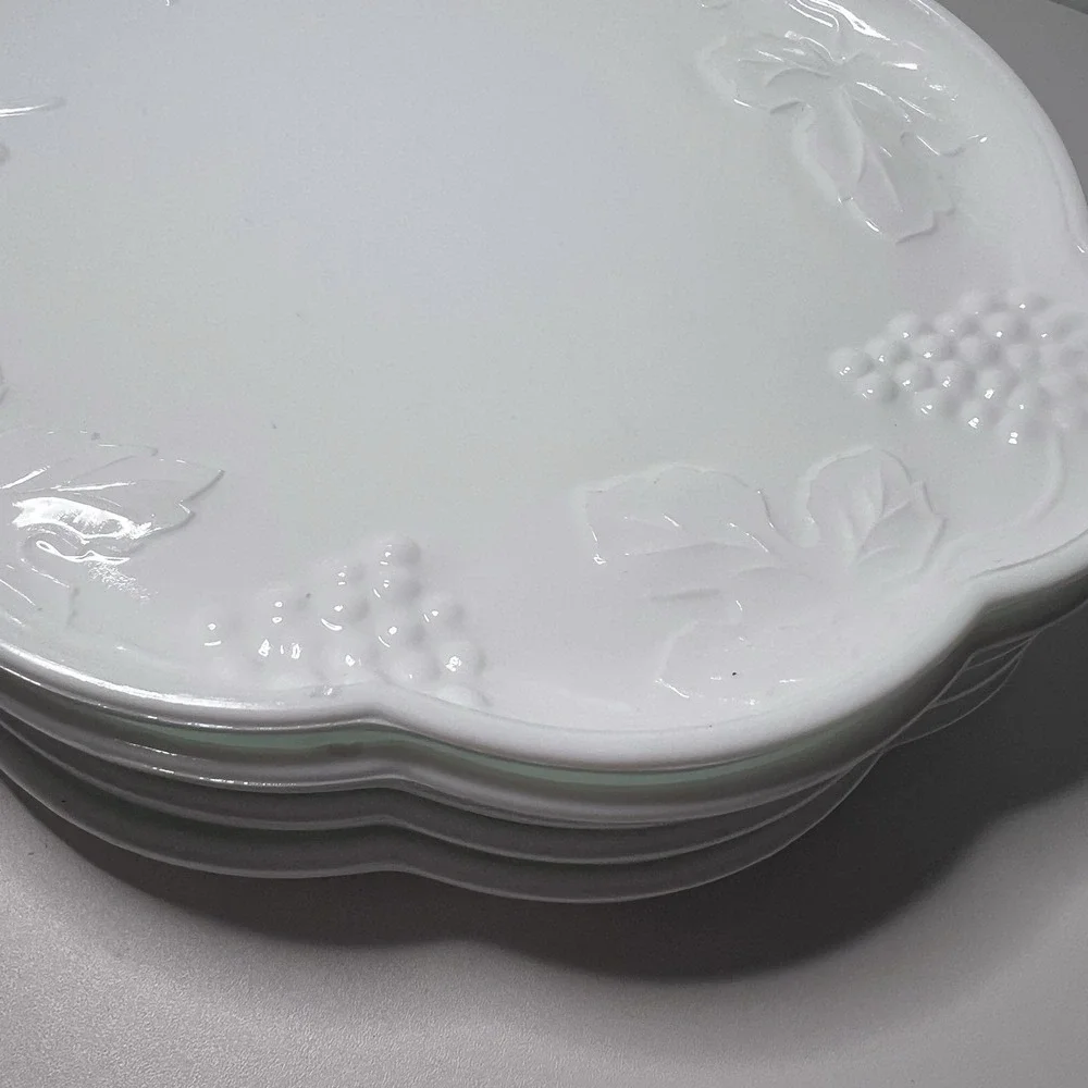 1-Vintage Indiana Glass Colony Harvest Grape Snack Replacement Plate Milk Glass